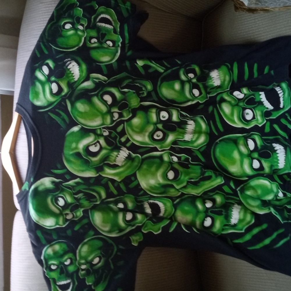 VNTG Liquid Blue skull tee